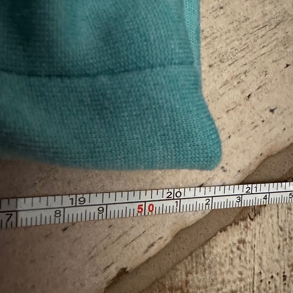 Under Armour Sweatshirt - Picture 6 of 7